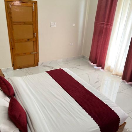 Himalayan Hill Top Resort Kanatal Eksteriør billede