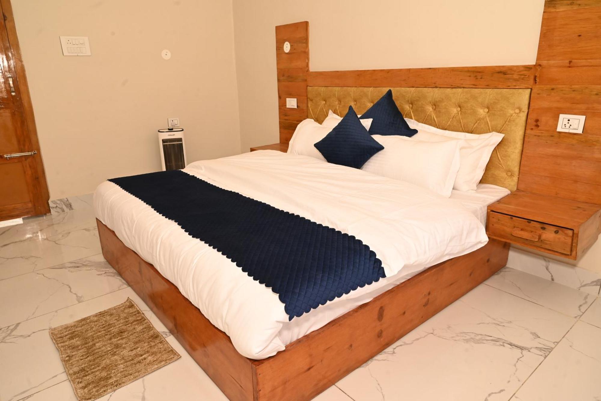 Himalayan Hill Top Resort Kanatal Eksteriør billede