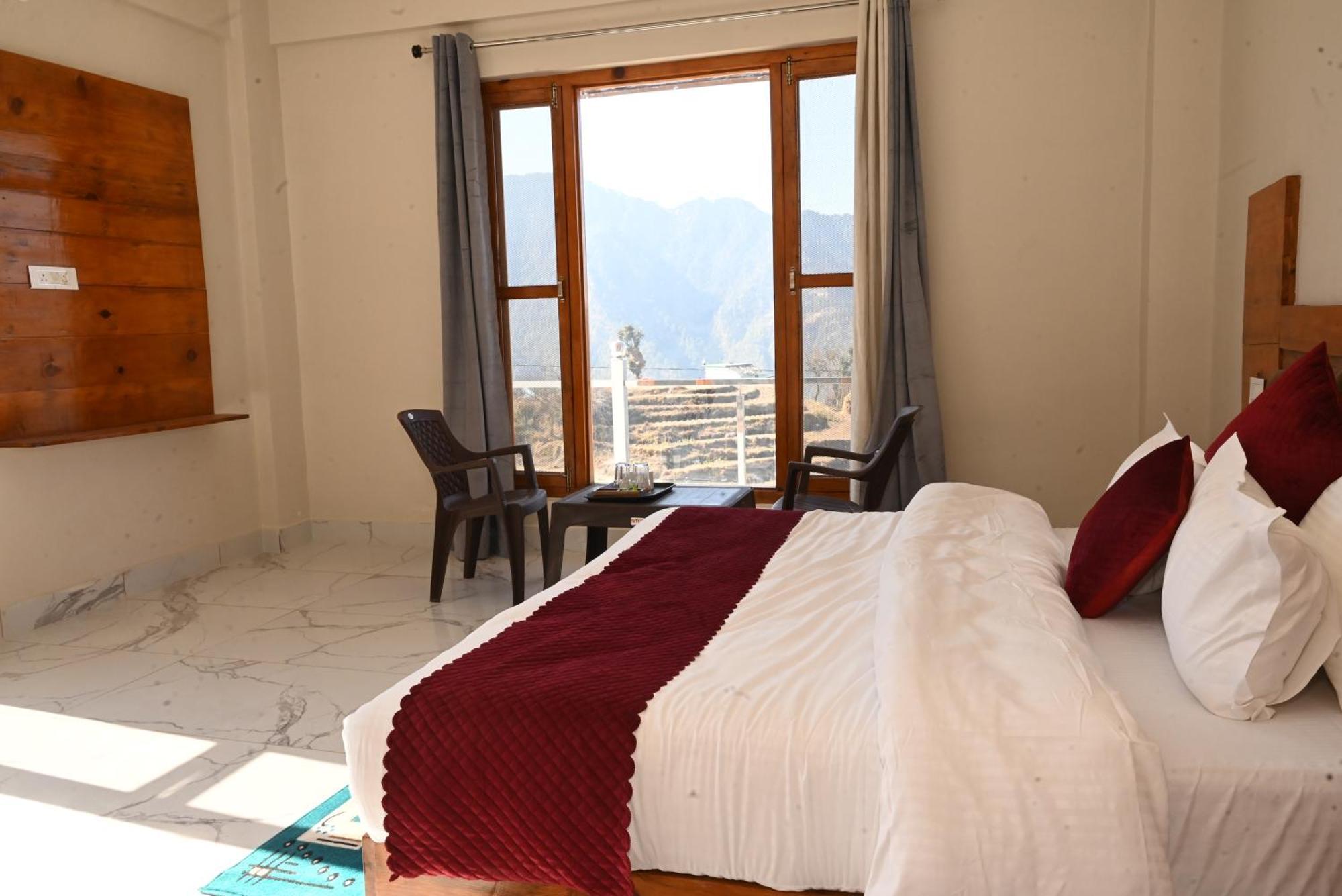 Himalayan Hill Top Resort Kanatal Eksteriør billede